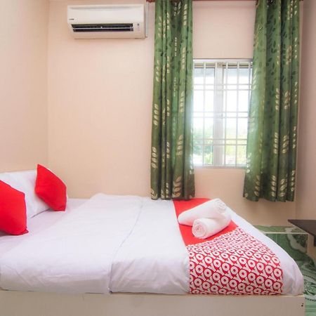 Oyo 1224 Hotel Hajah Rohayah Tanjong Malim Zewnętrze zdjęcie