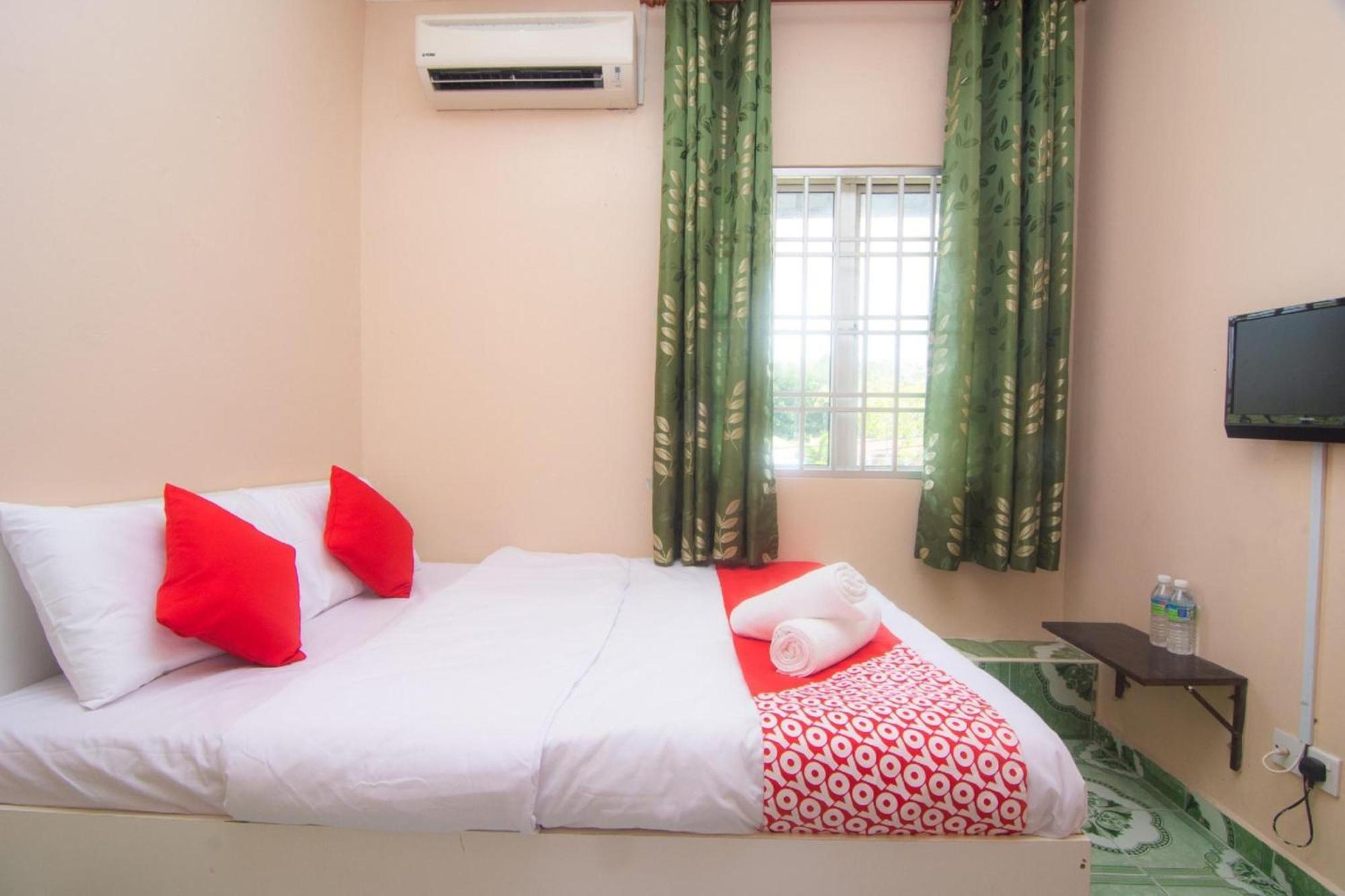 Oyo 1224 Hotel Hajah Rohayah Tanjong Malim Zewnętrze zdjęcie