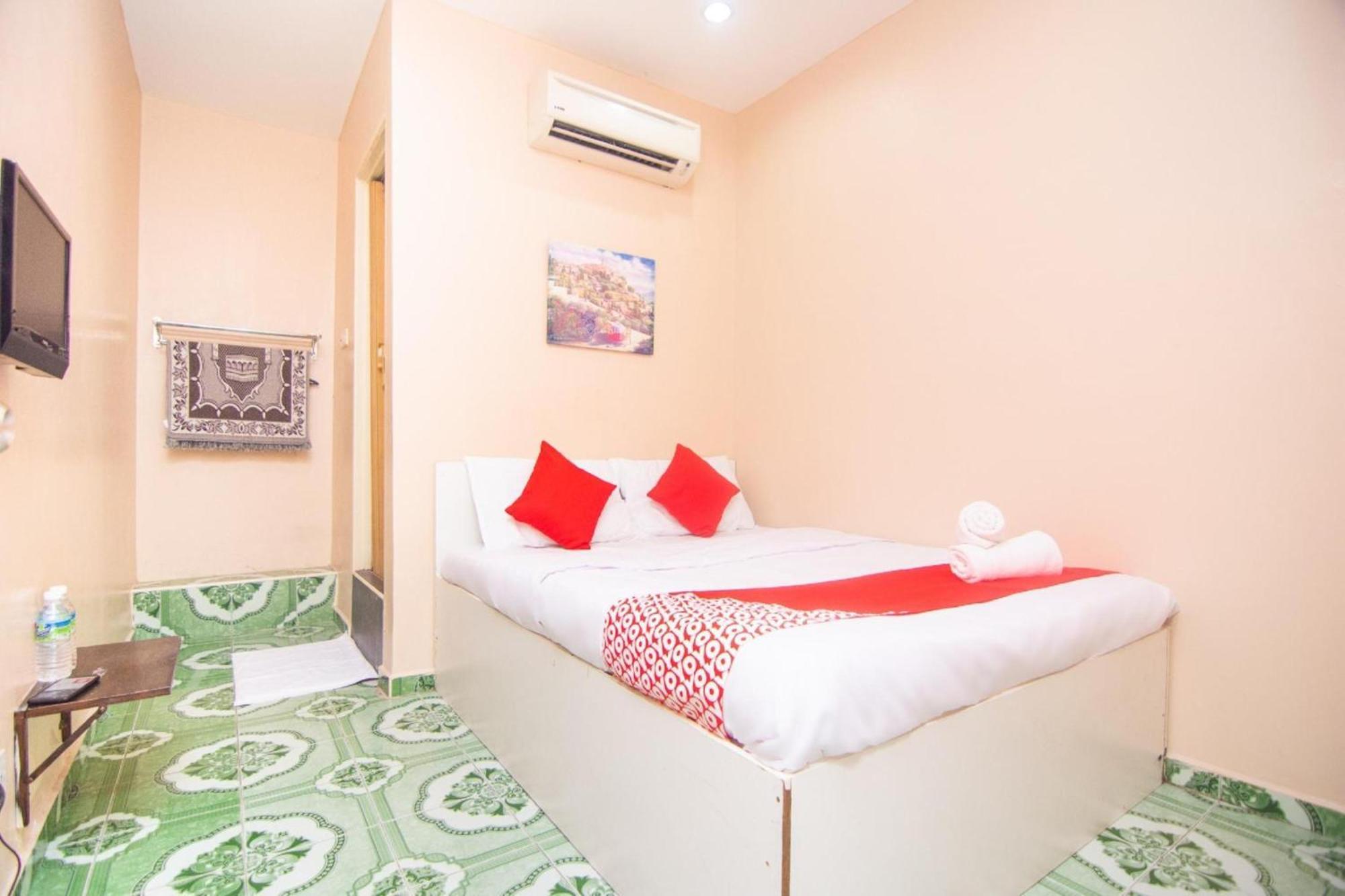 Oyo 1224 Hotel Hajah Rohayah Tanjong Malim Zewnętrze zdjęcie