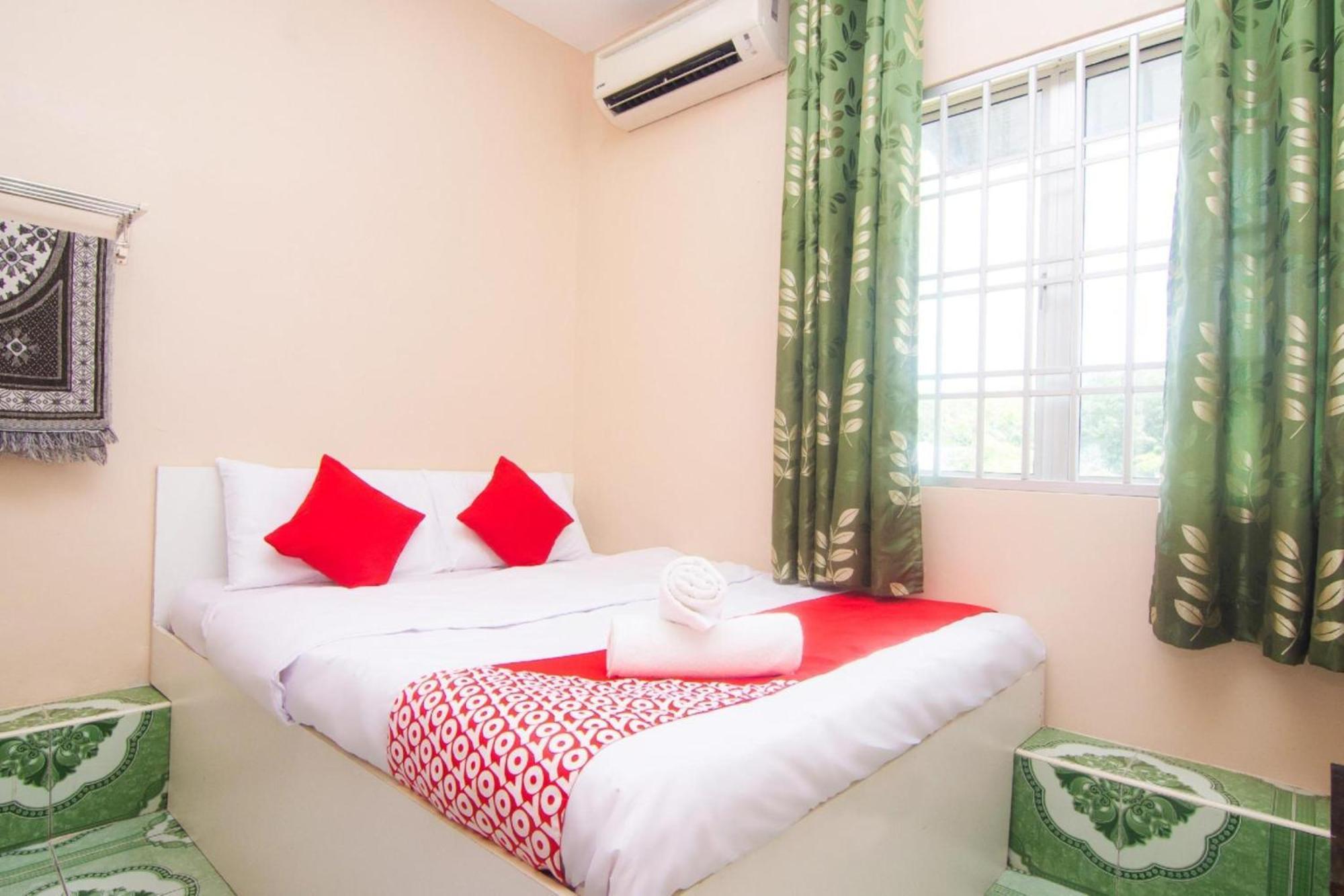 Oyo 1224 Hotel Hajah Rohayah Tanjong Malim Zewnętrze zdjęcie
