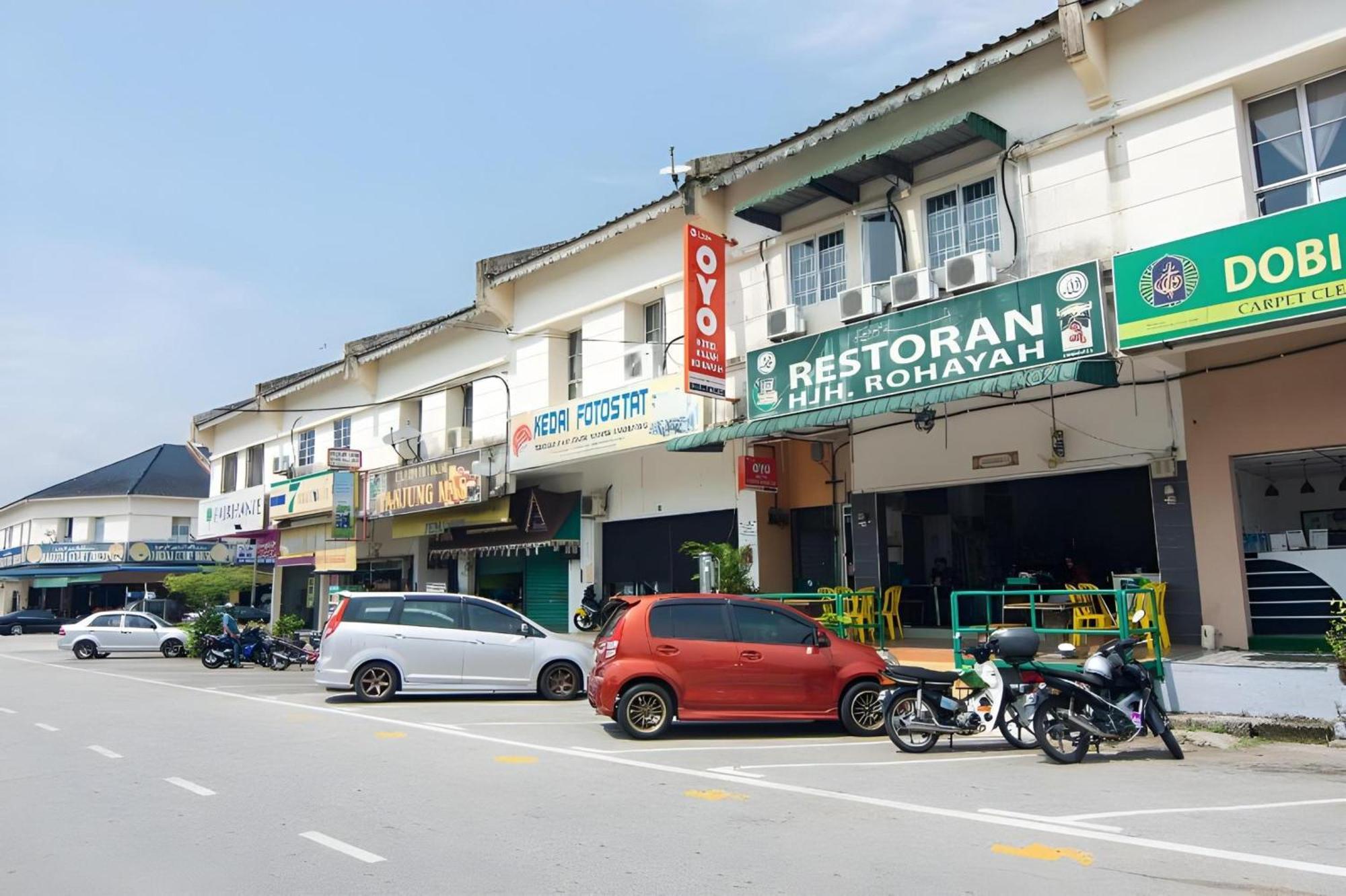Oyo 1224 Hotel Hajah Rohayah Tanjong Malim Zewnętrze zdjęcie